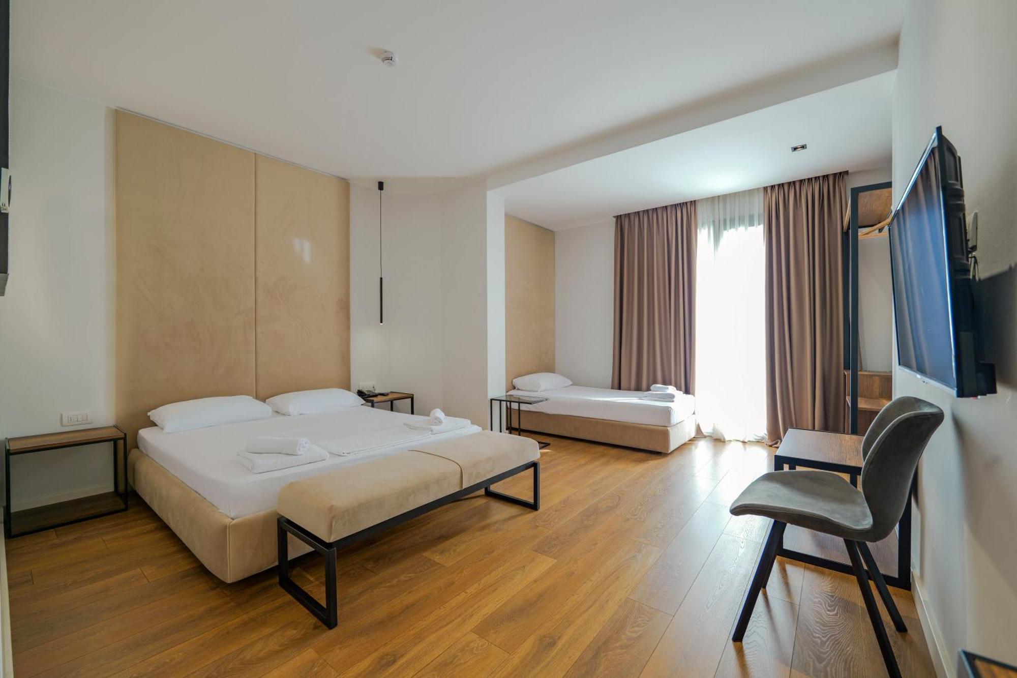 Hotel Central Vlore Bagian luar foto