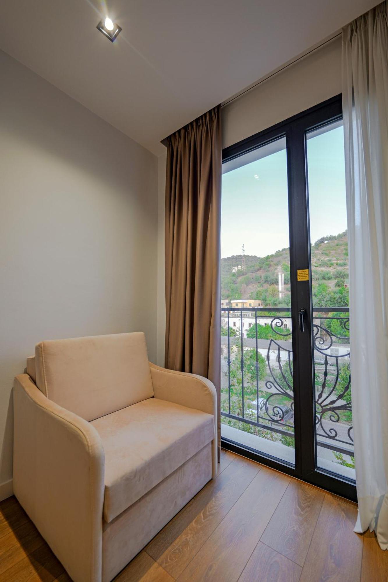 Hotel Central Vlore Bagian luar foto