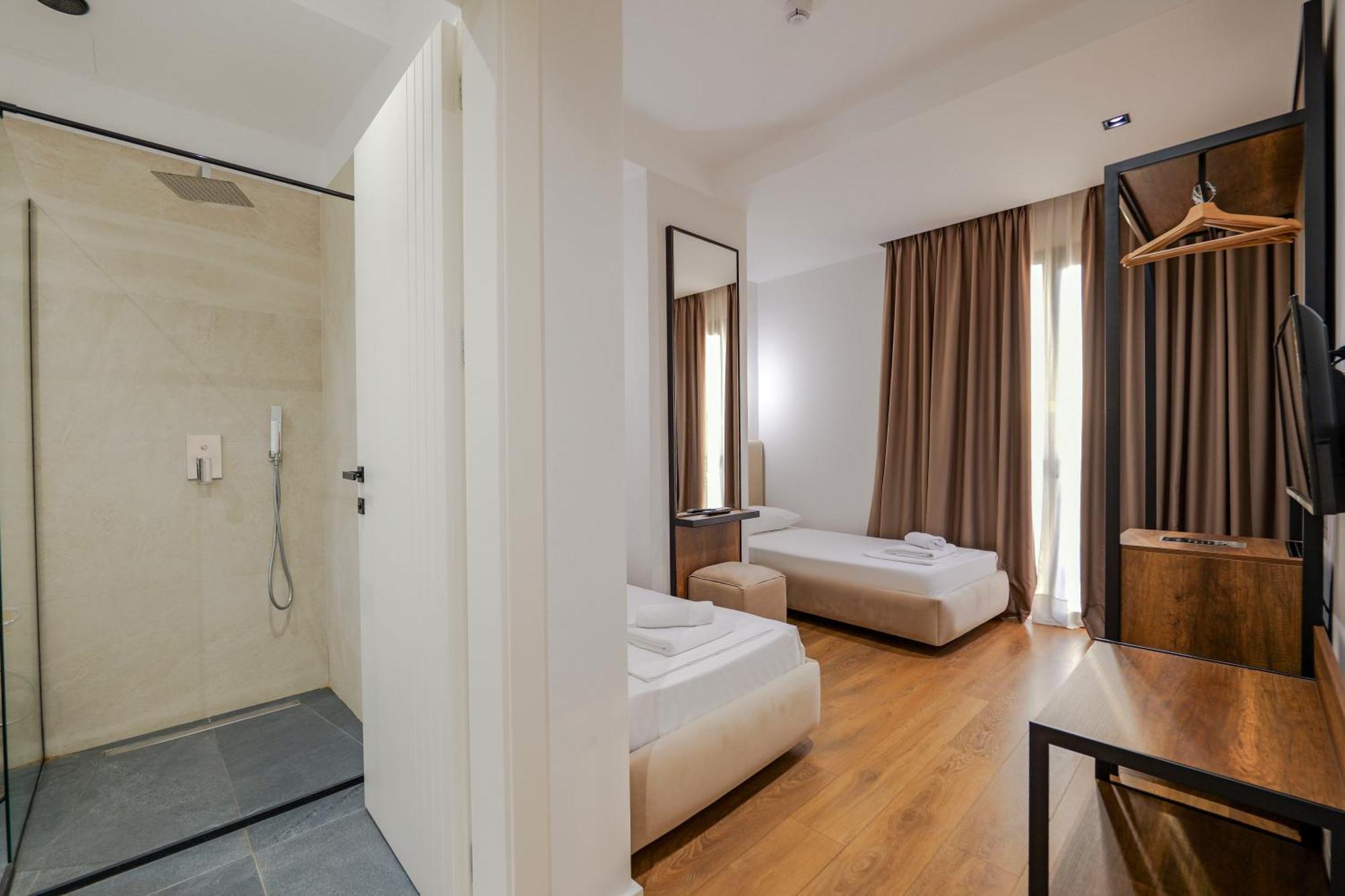 Hotel Central Vlore Bagian luar foto