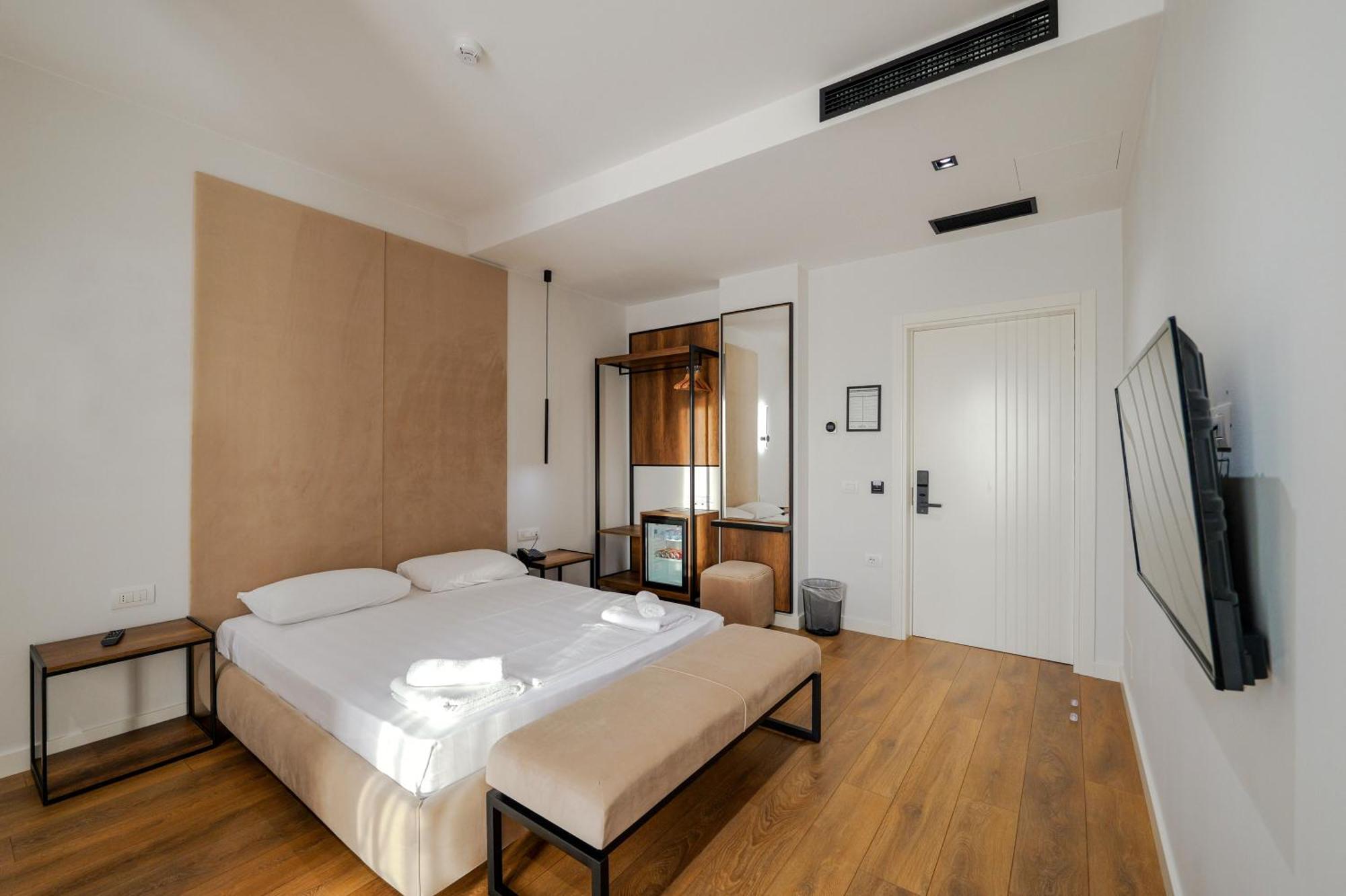 Hotel Central Vlore Bagian luar foto