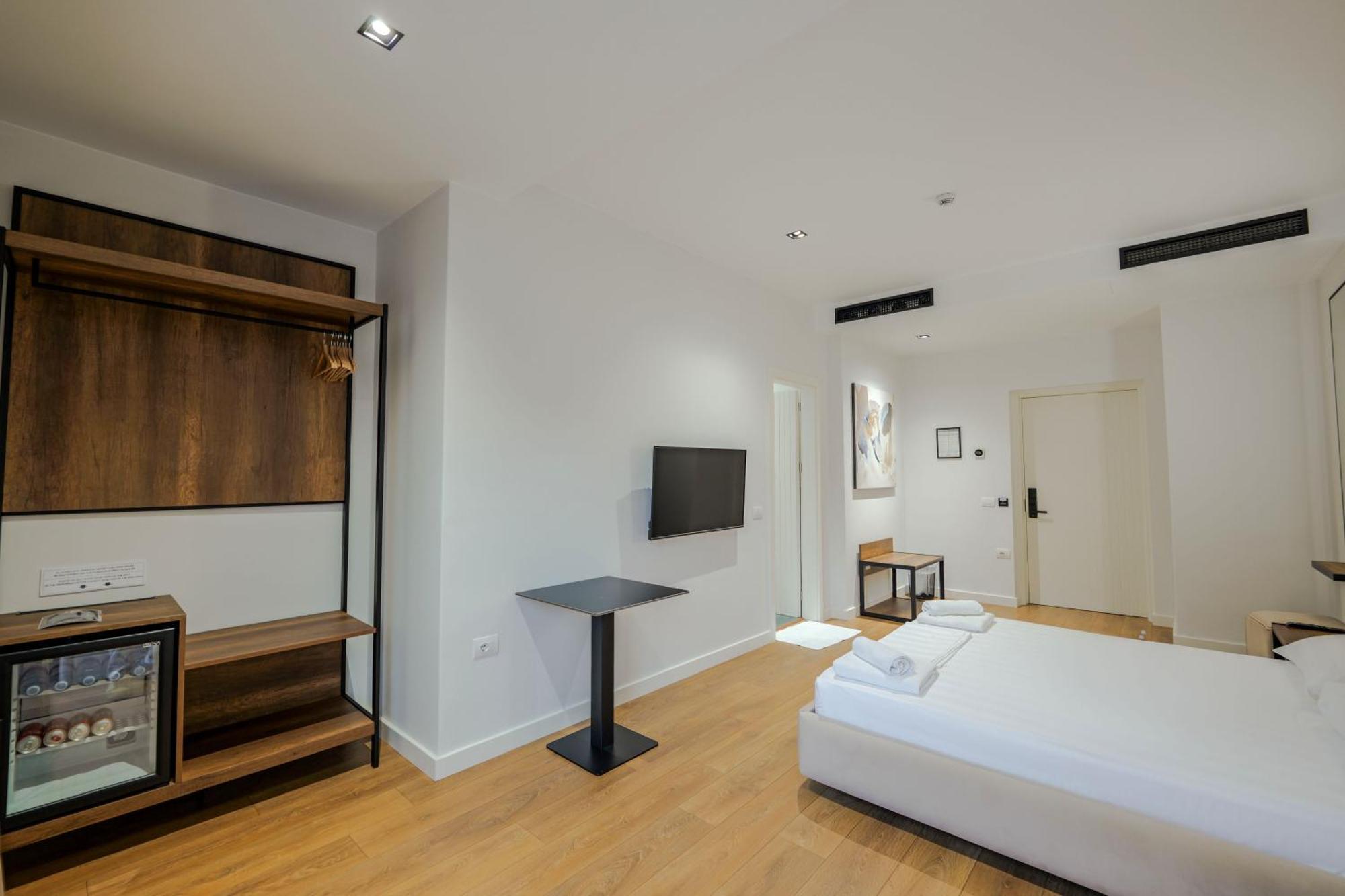 Hotel Central Vlore Bagian luar foto