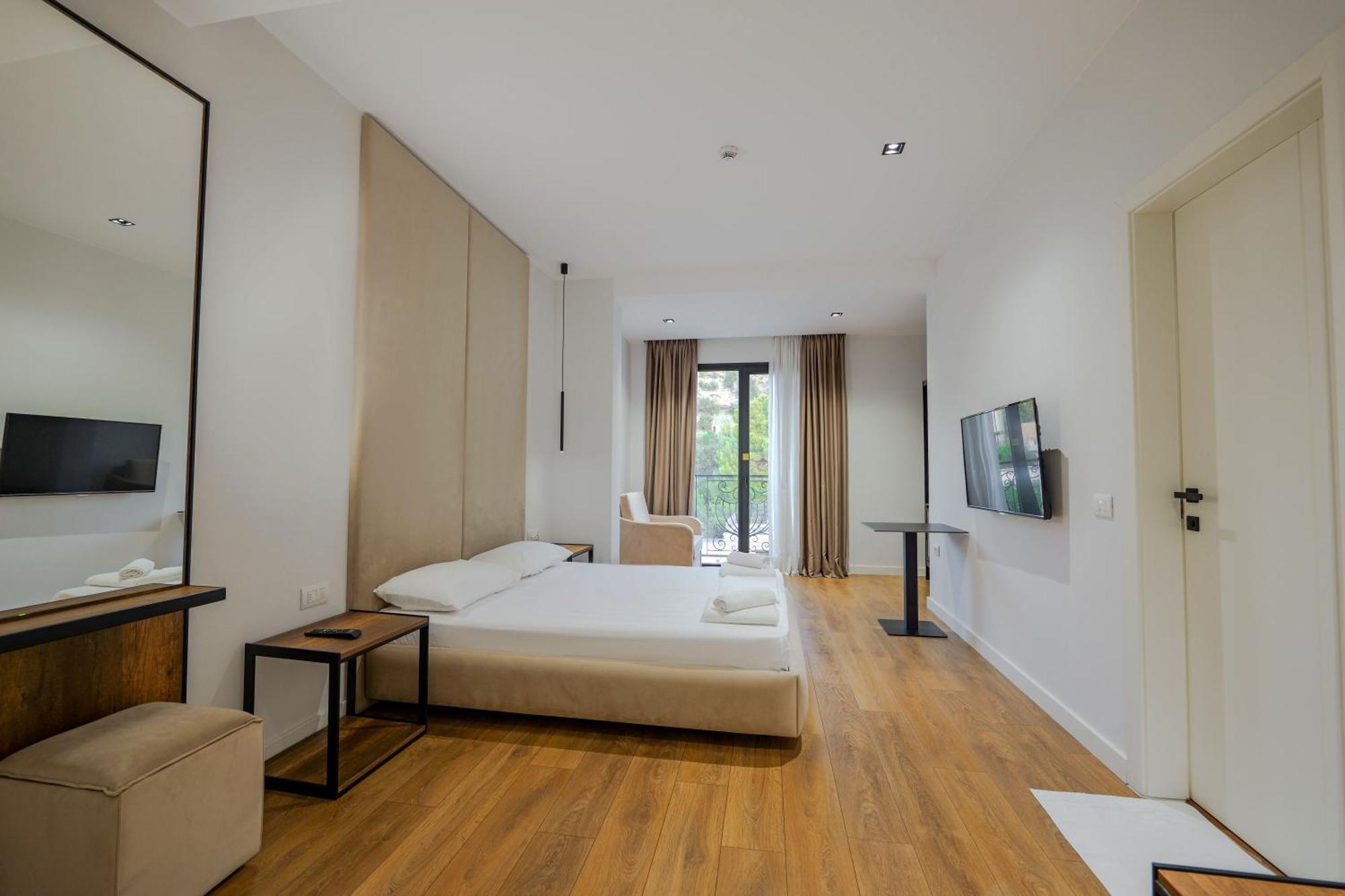 Hotel Central Vlore Bagian luar foto