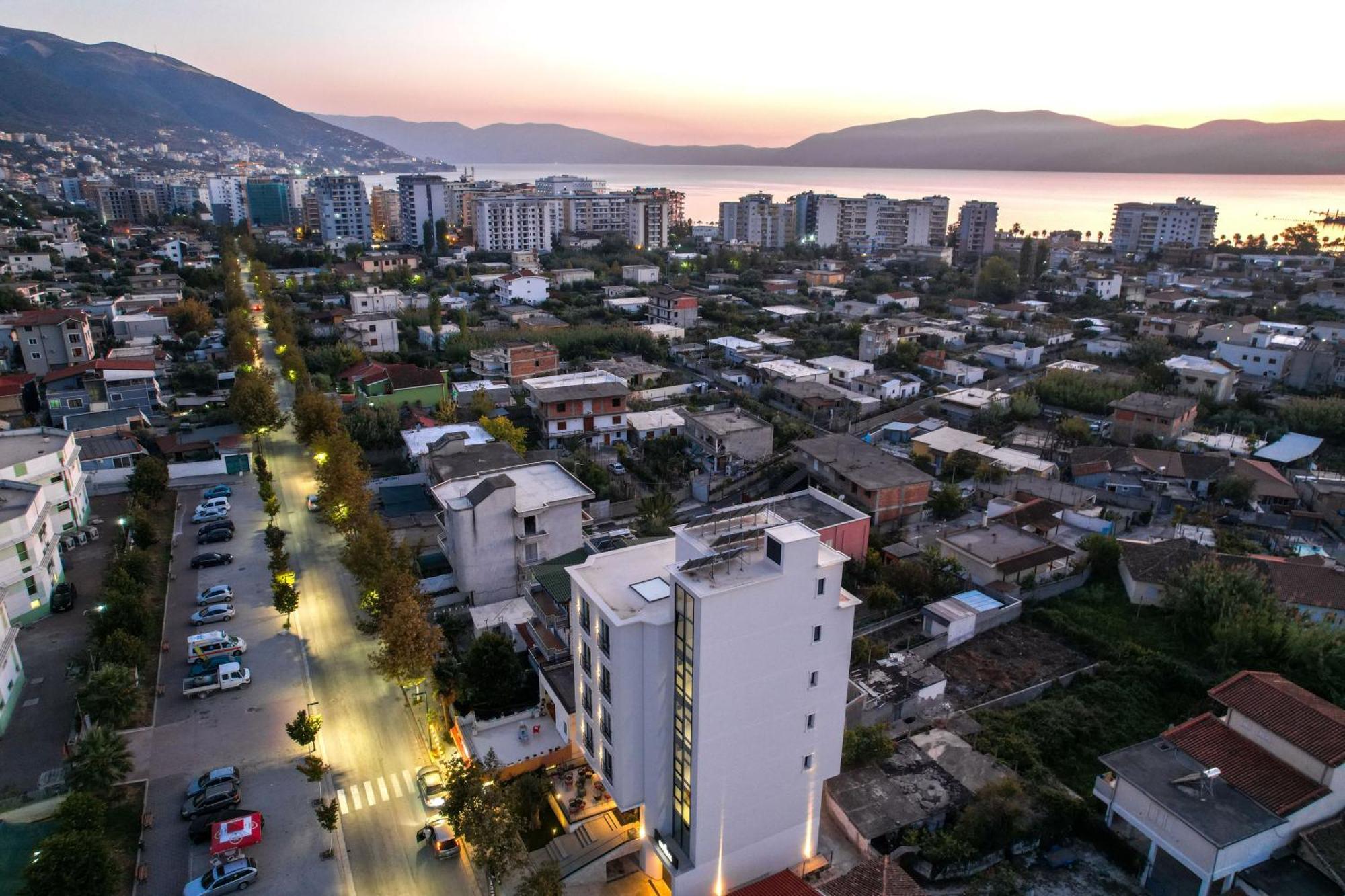Hotel Central Vlore Bagian luar foto