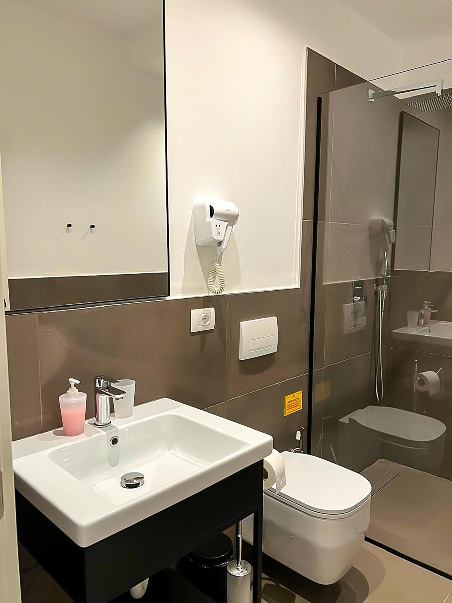 Hotel Central Vlore Bagian luar foto